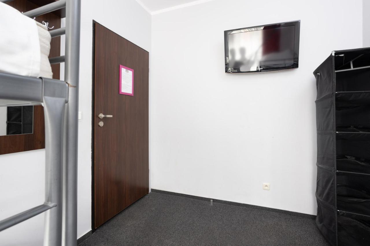 Shick Hostel Breslavia Esterno foto