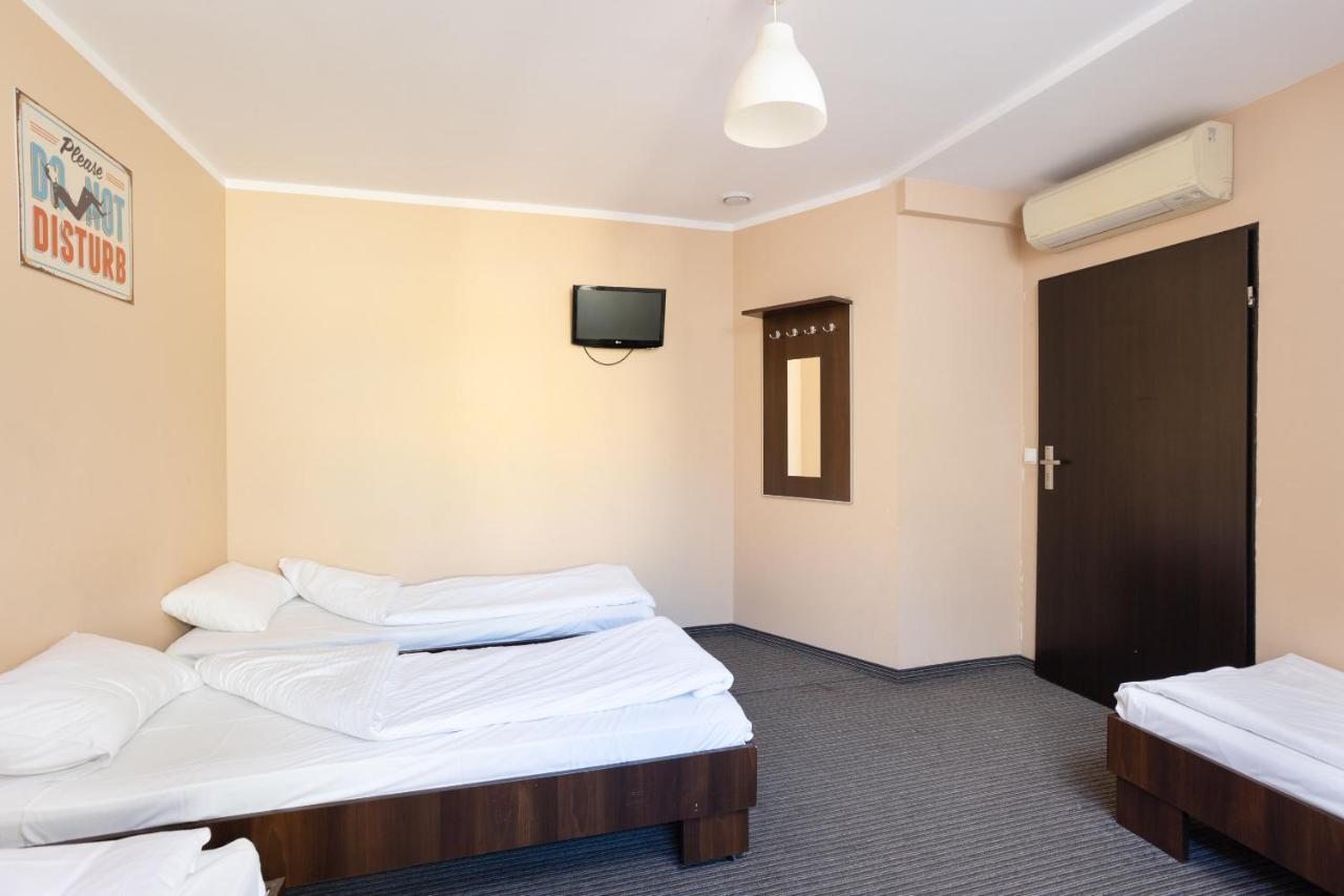 Shick Hostel Breslavia Esterno foto