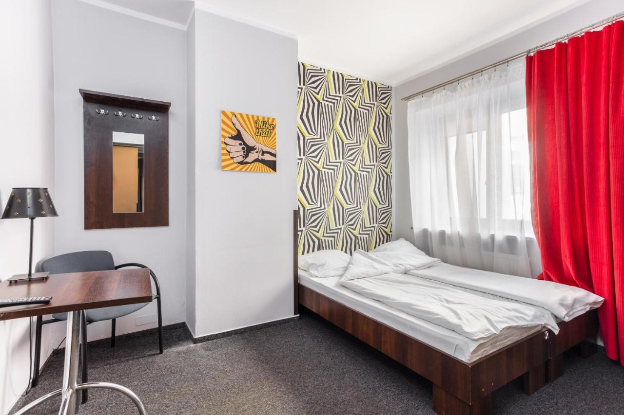 Shick Hostel Breslavia Esterno foto