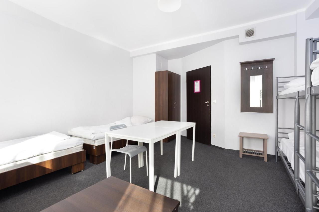 Shick Hostel Breslavia Esterno foto