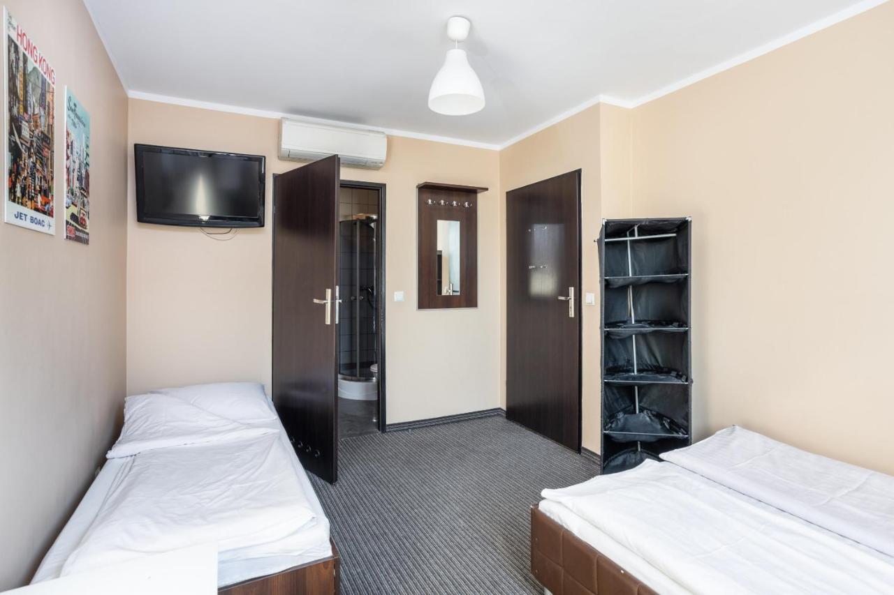 Shick Hostel Breslavia Esterno foto