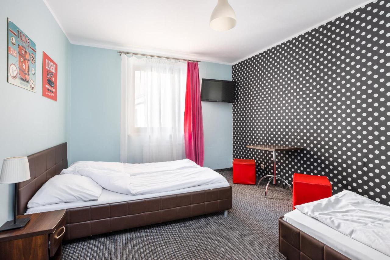 Shick Hostel Breslavia Esterno foto