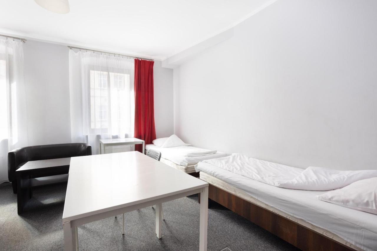 Shick Hostel Breslavia Esterno foto